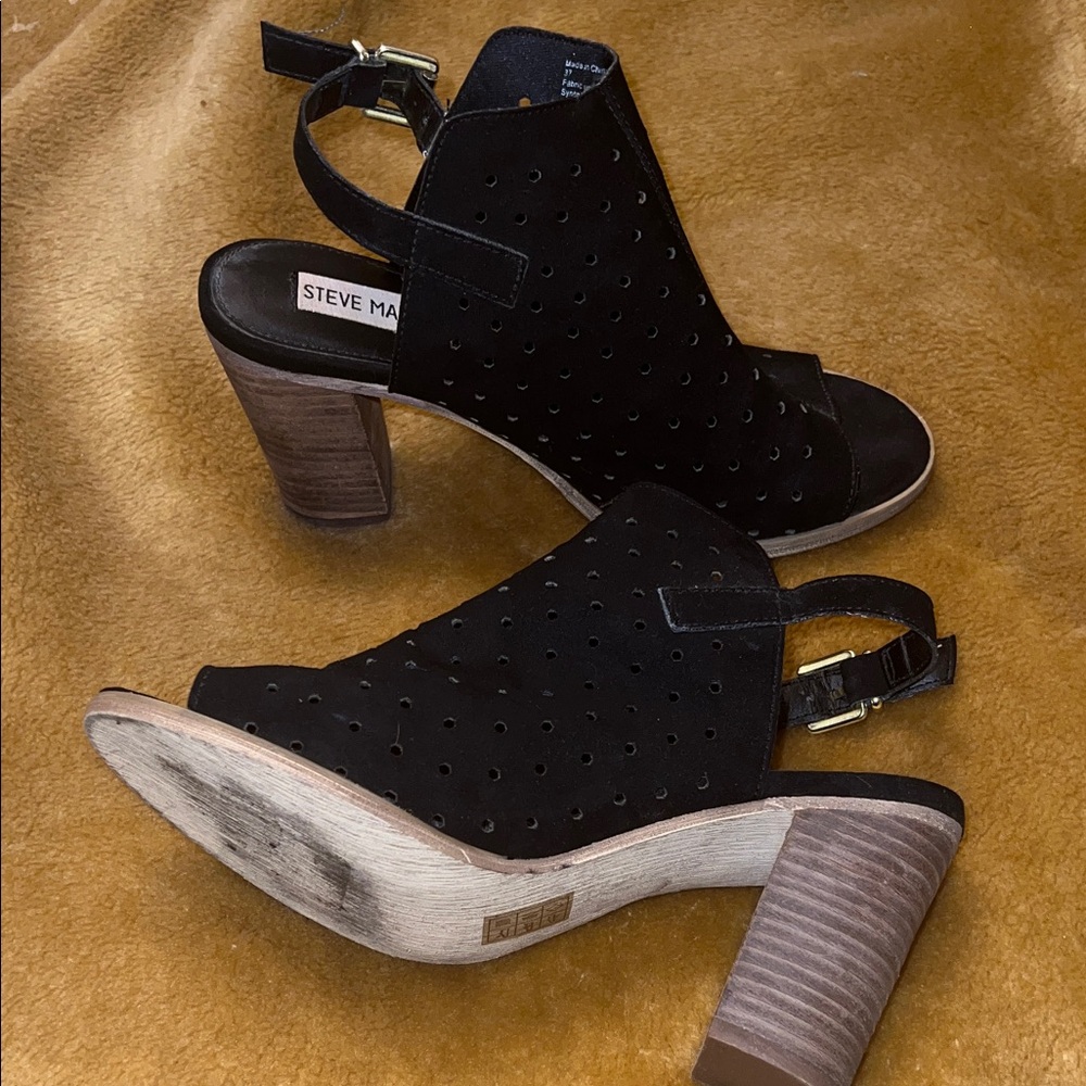 Steve Madden | Women’s Size 37(7) Black Perforated Heeled Sandals